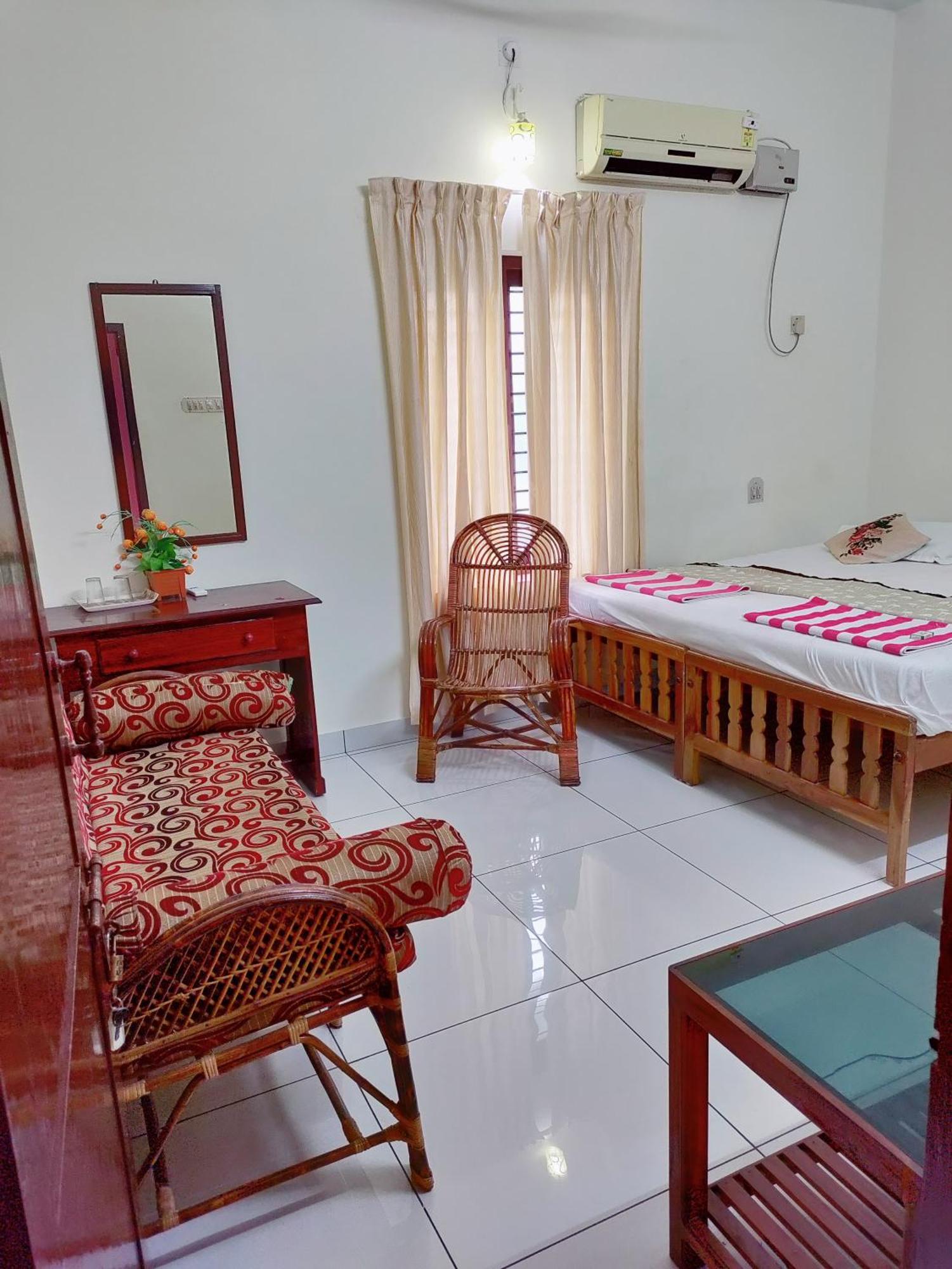 Basuri Beach Resort Varkala Exteriör bild
